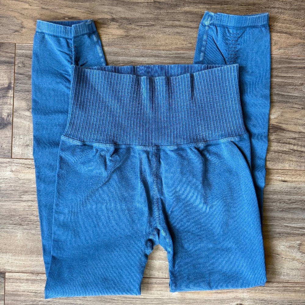 NWOT - Free People Movement Good Karma Leggings M/L